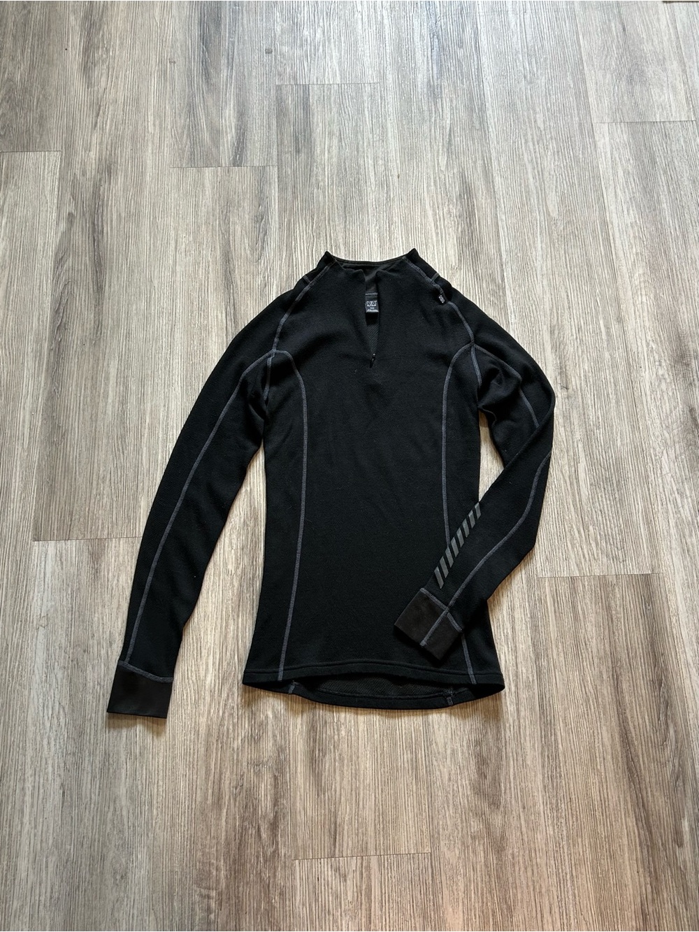 Helly Hansen Wool Blend Black Long Sleeve Warm Freeze 1/2 Zip Performance Top - Picture 4 of 11
